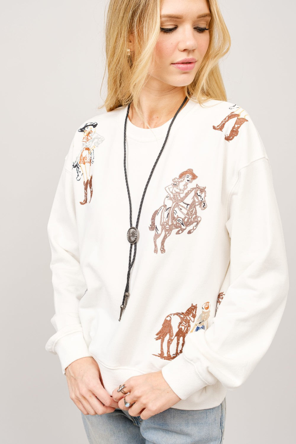 White Western Motif Embroidered Sweatshirt