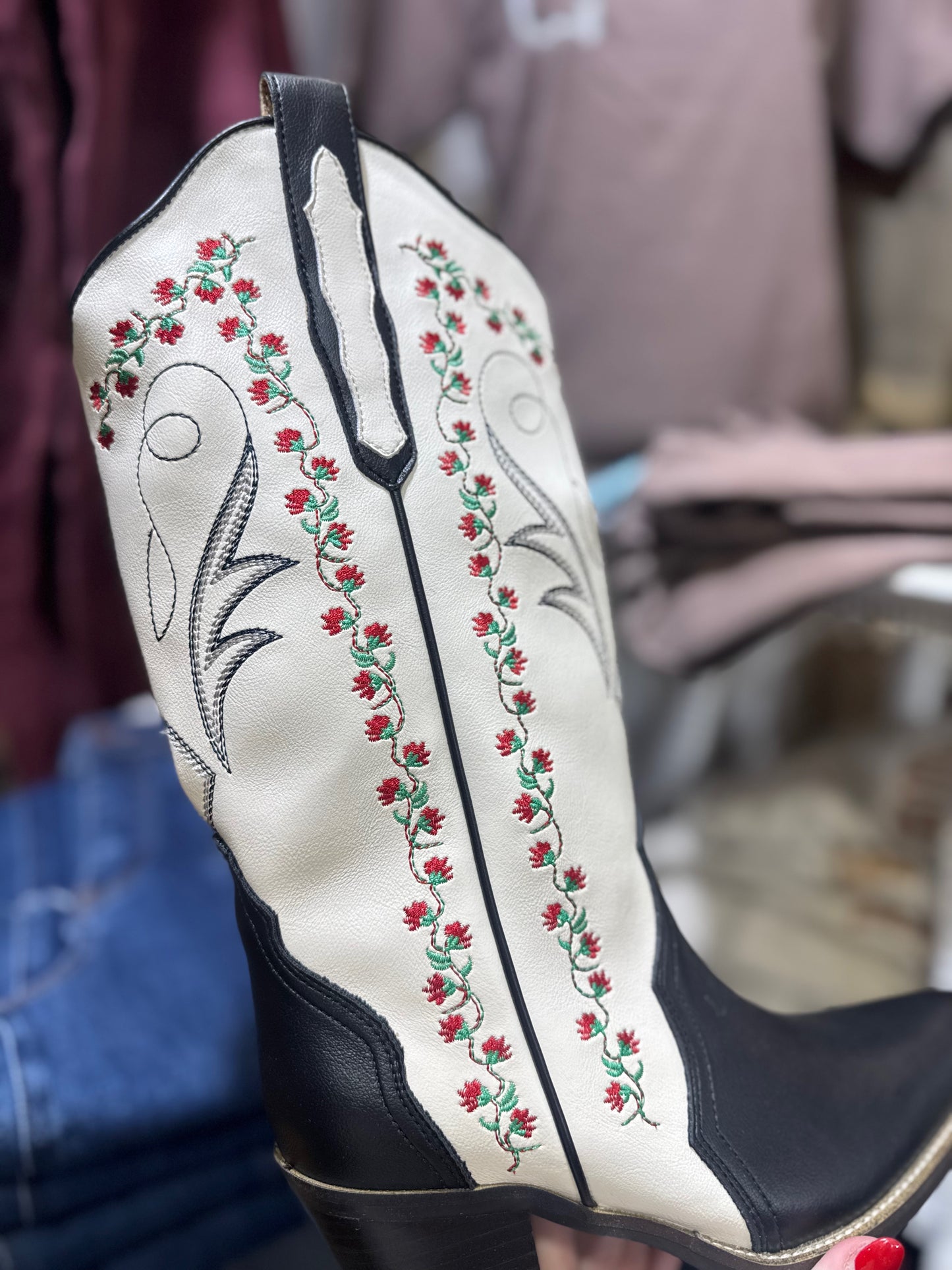 Vine Black & Ivory Boot
