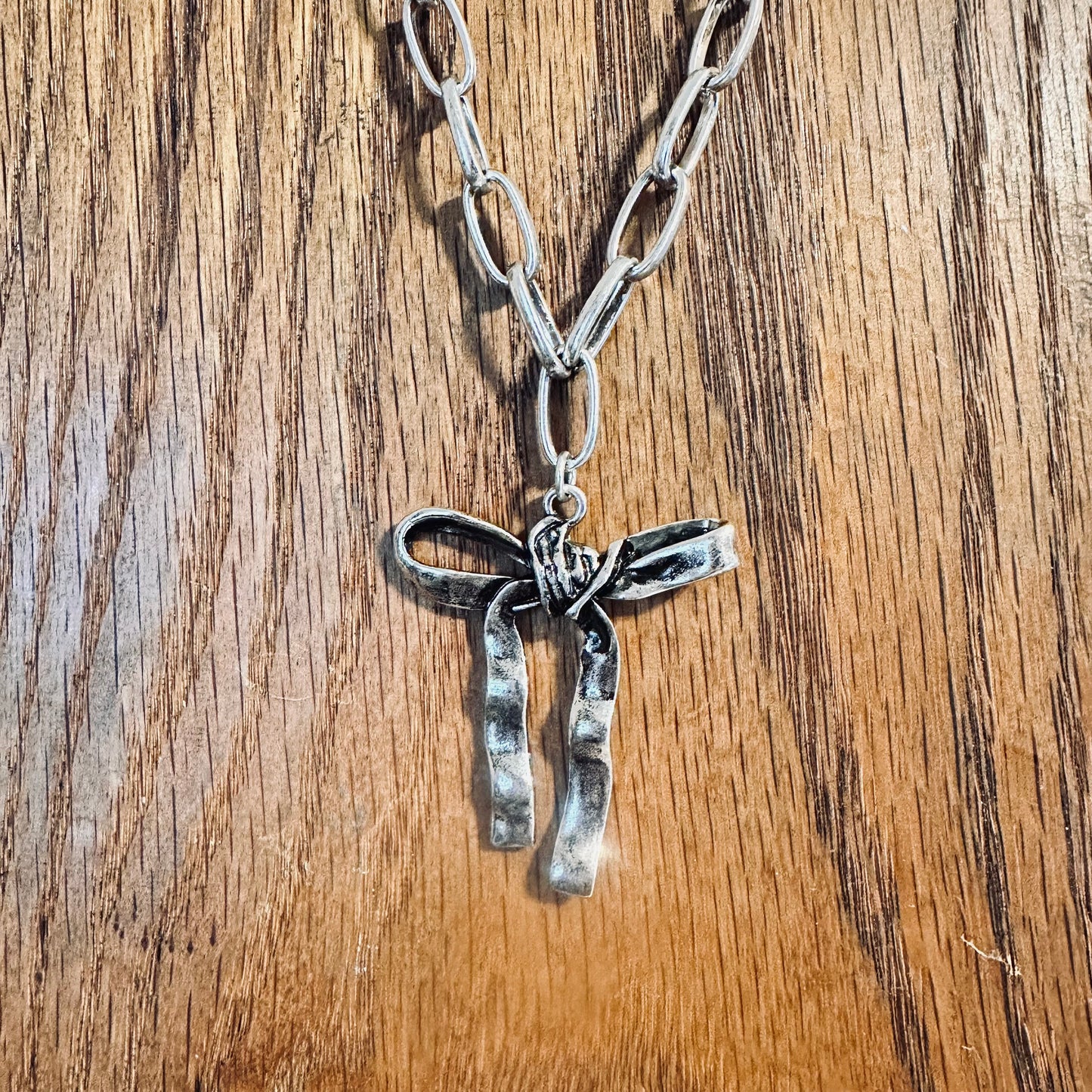Chunky Chain & Bow Pendant Necklace