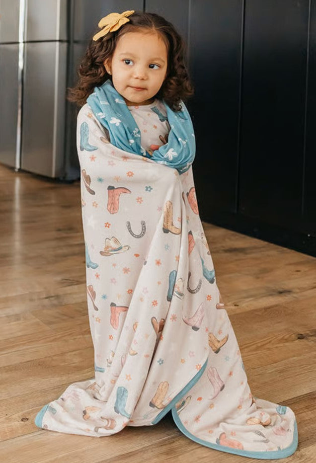 Cheyenne 3 Layer Stretchy Quilt