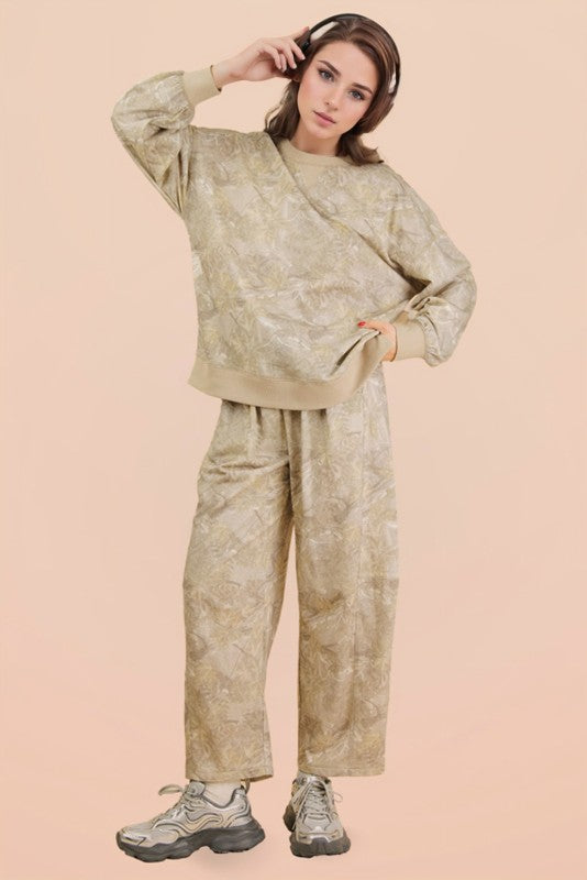 Oversized Round Neck Long Camo Knit Top
