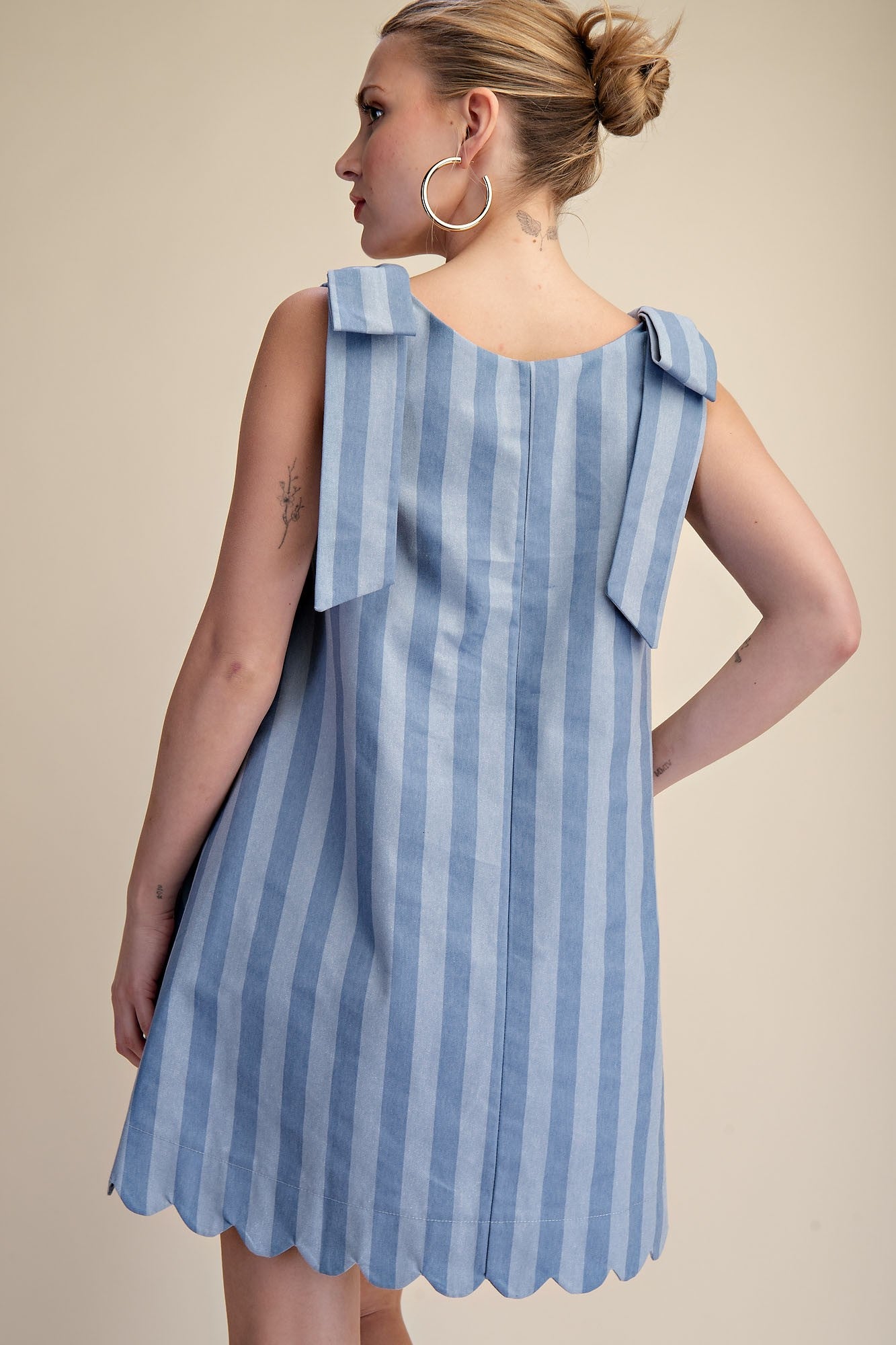 Scoop Neck Bow Shoulder Scallop Mini Dress