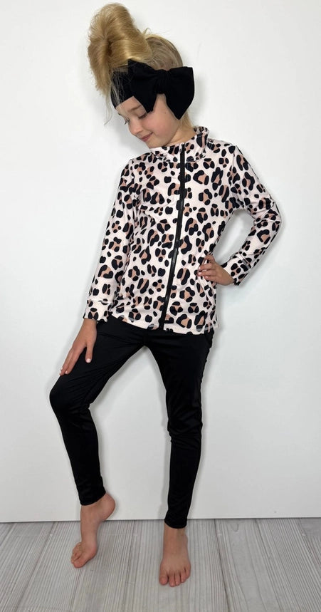 Girls Cheetah Athletic Set