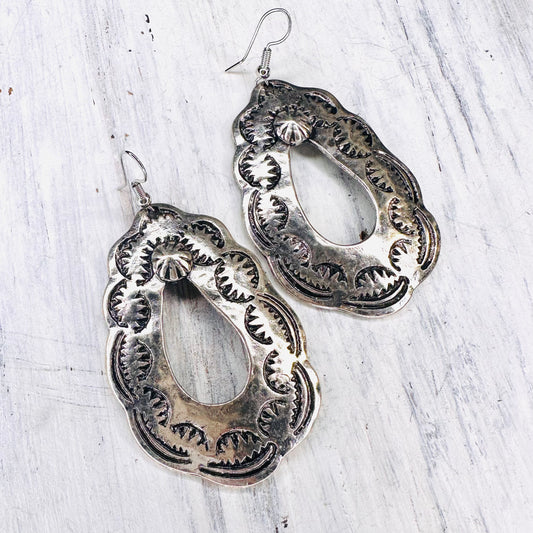 Open Oval Scalloped Concho Earrings