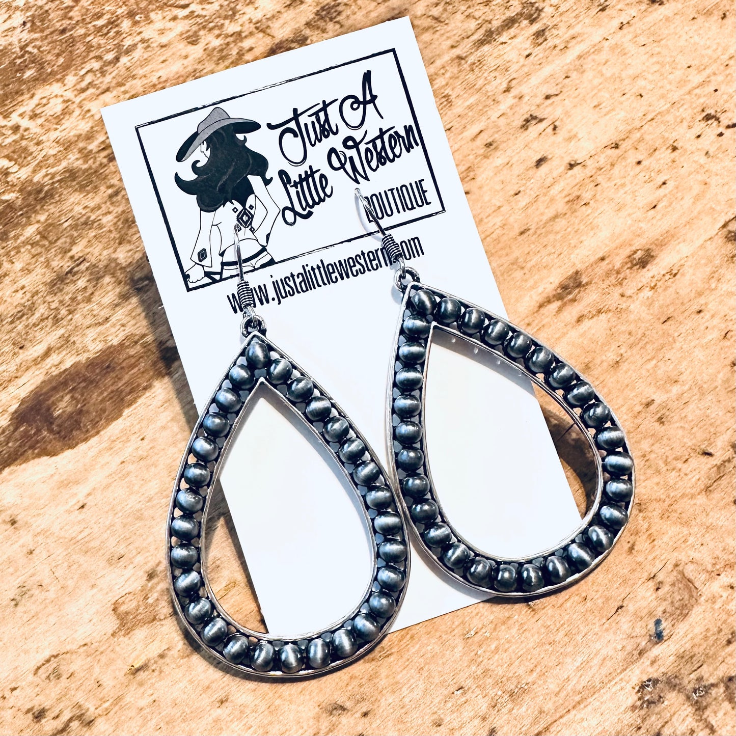Teardrop Pewter Pearl Inset Dangle Earrings