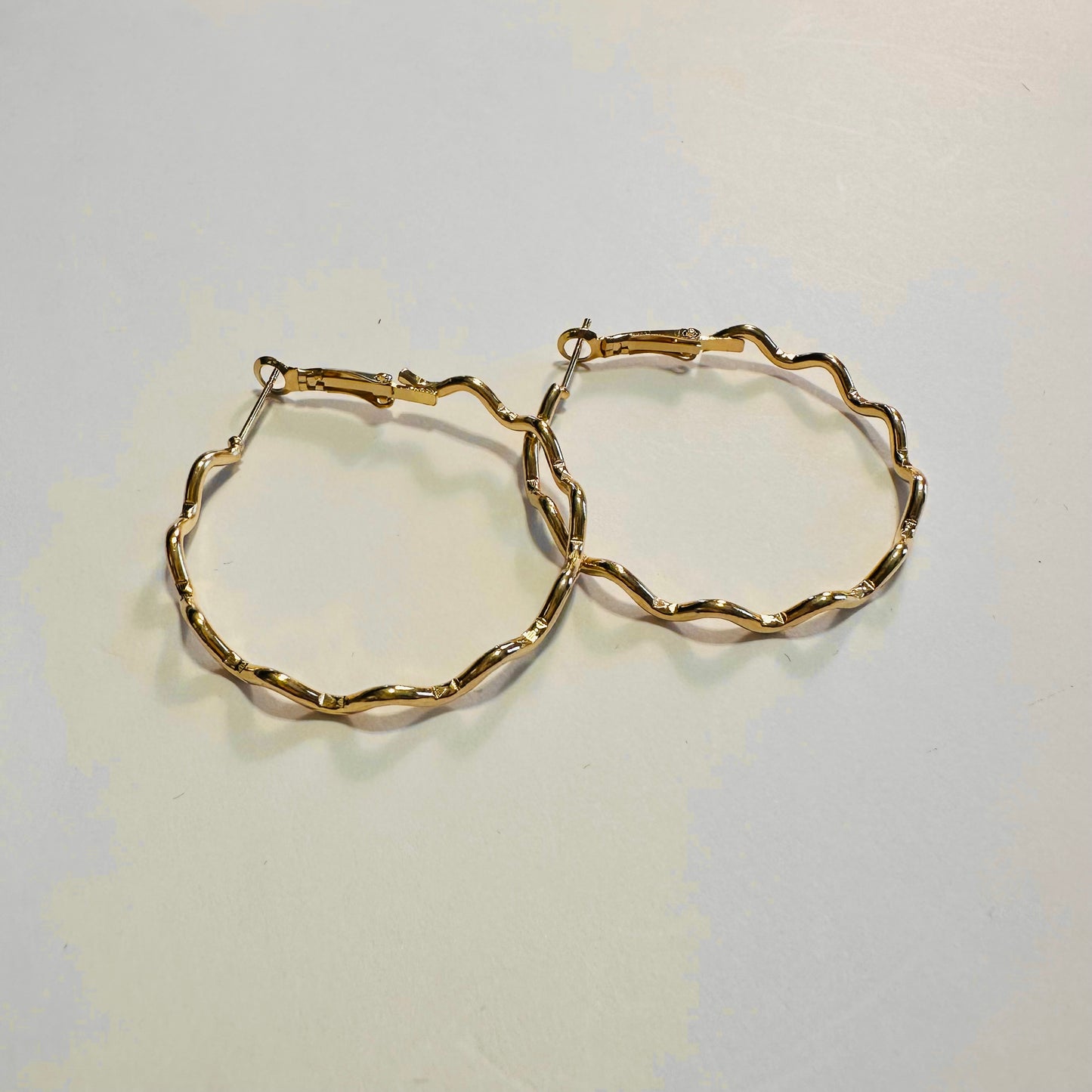 1.5" Gold Wavy Hoop Earrings