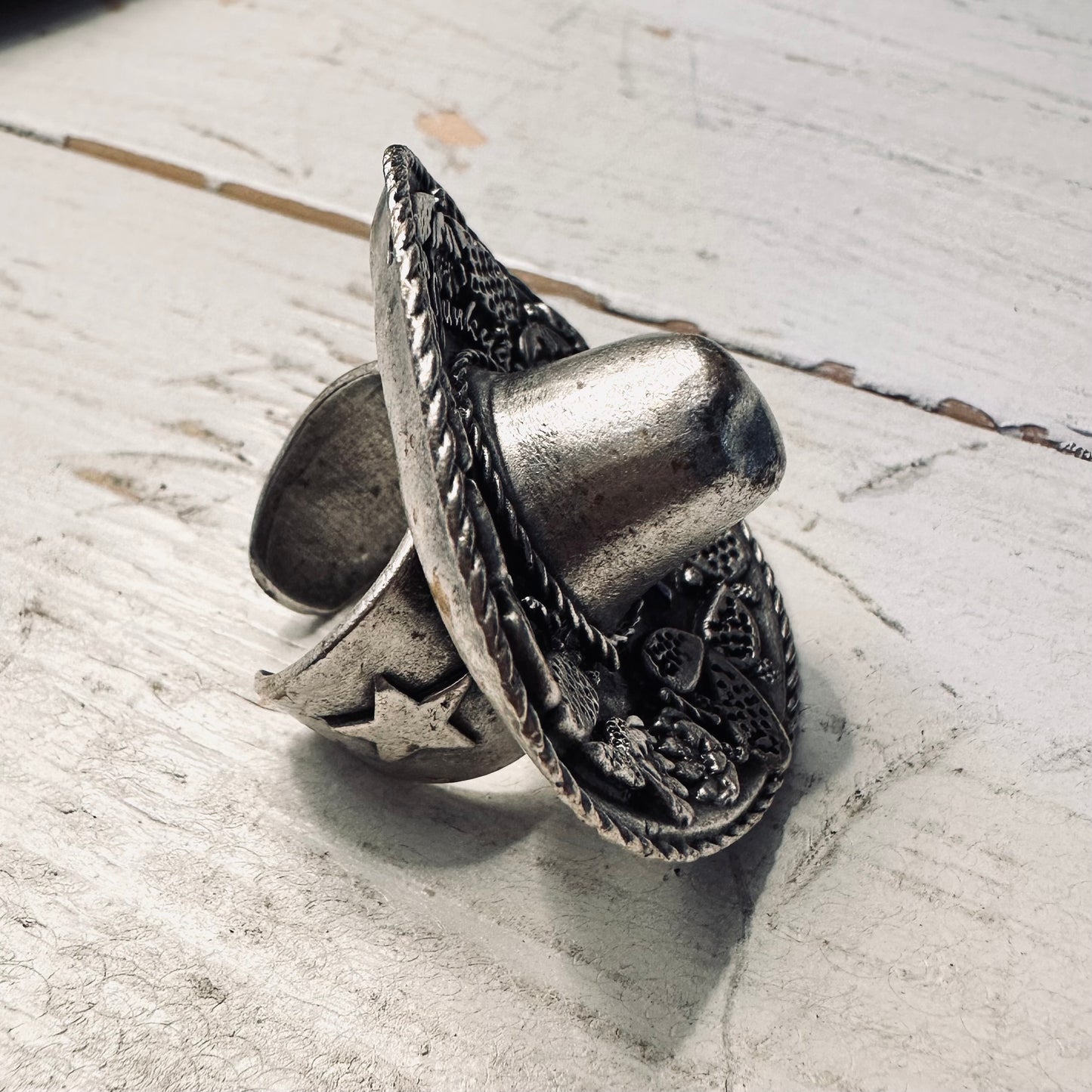 Sombrero Adjustable Ring