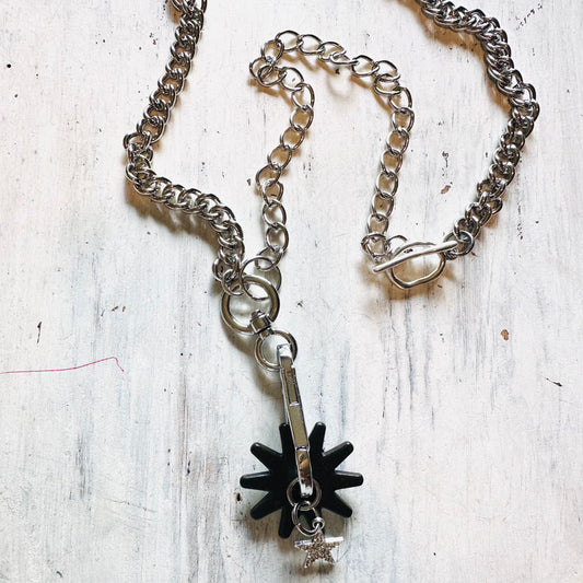 26" Spur & Rhinestone Star Toggle Necklace