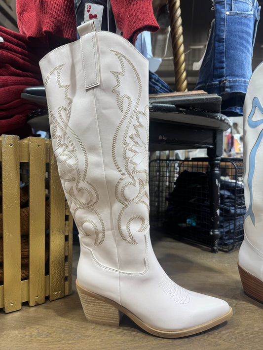 Giada White & Tan Stitch Boots