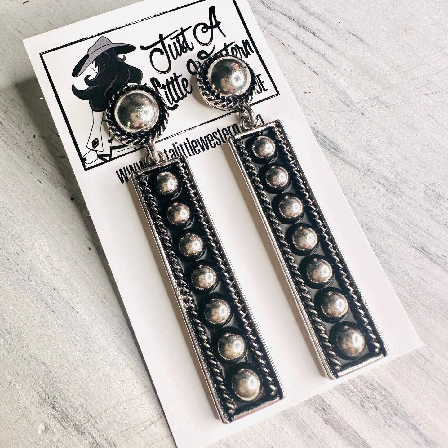 Bubble Bead Bar & Concho Post Earring