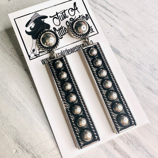 Bubble Bead Bar & Concho Post Earring