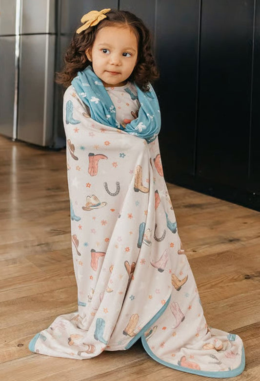 Cheyenne 3 Layer Stretchy Quilt